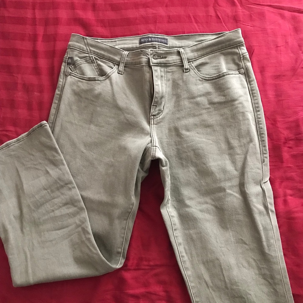 Rock and Republic Capri pants